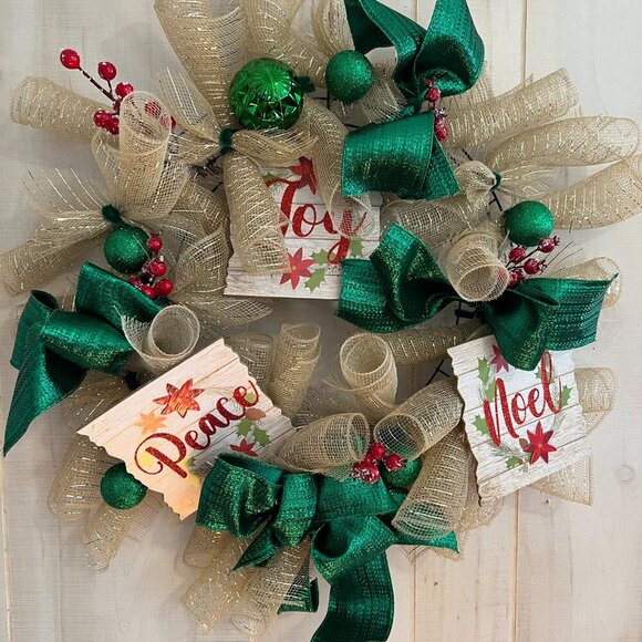 Handmade Joy, Peace & Noel Christmas Wreath - Picture 9 of 9